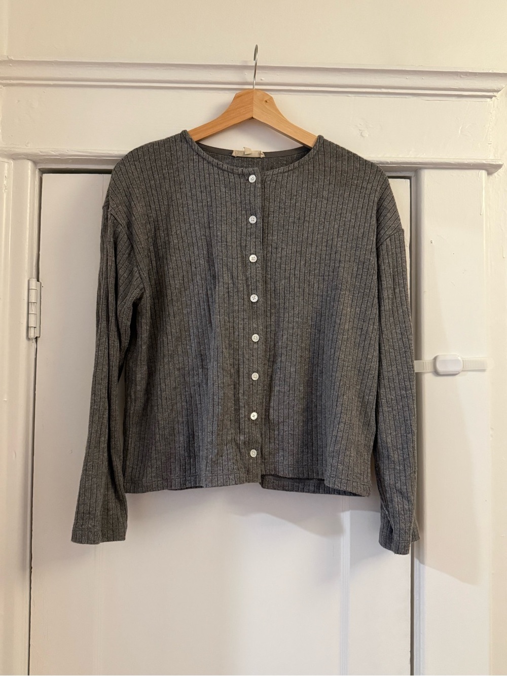 Gray Ribbed Button-Front Women's Top